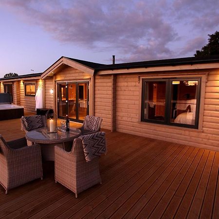 Cambridgeshire Lakes - Luxury Lodges In A Stunning Lake Location Gamlingay Zewnętrze zdjęcie