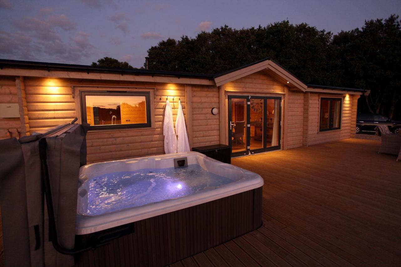 Cambridgeshire Lakes - Luxury Lodges In A Stunning Lake Location Gamlingay Zewnętrze zdjęcie