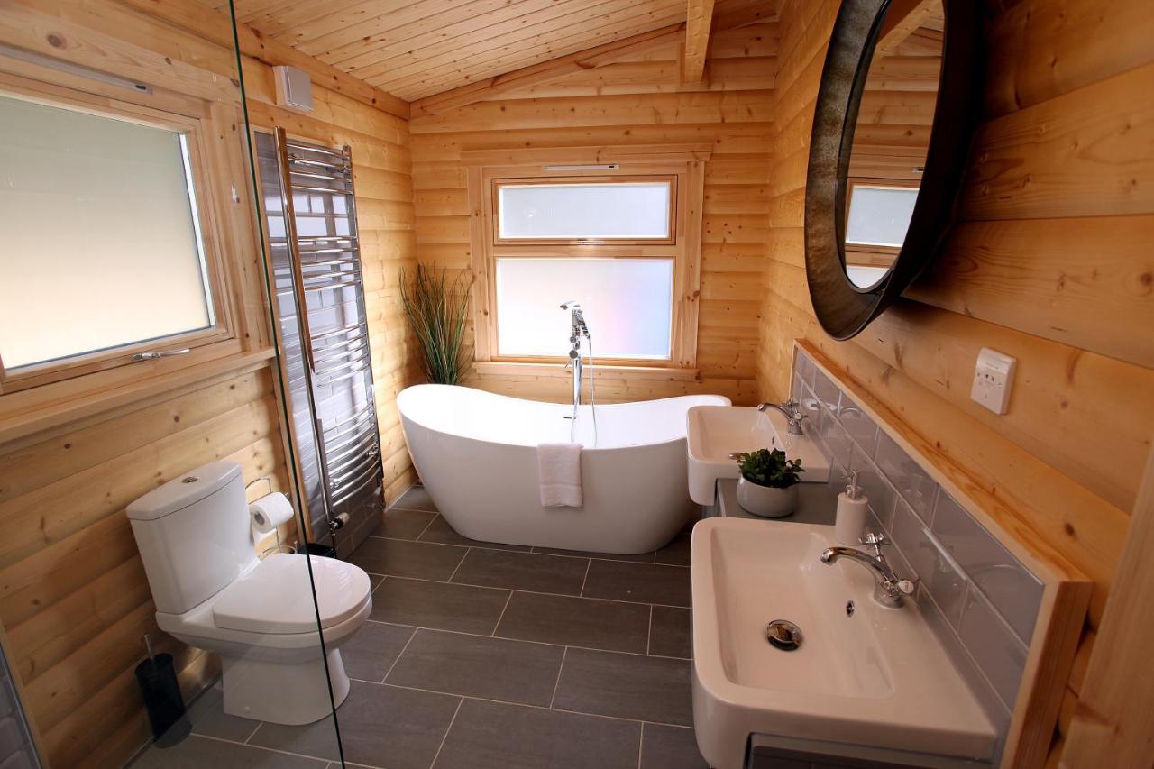 Cambridgeshire Lakes - Luxury Lodges In A Stunning Lake Location Gamlingay Zewnętrze zdjęcie