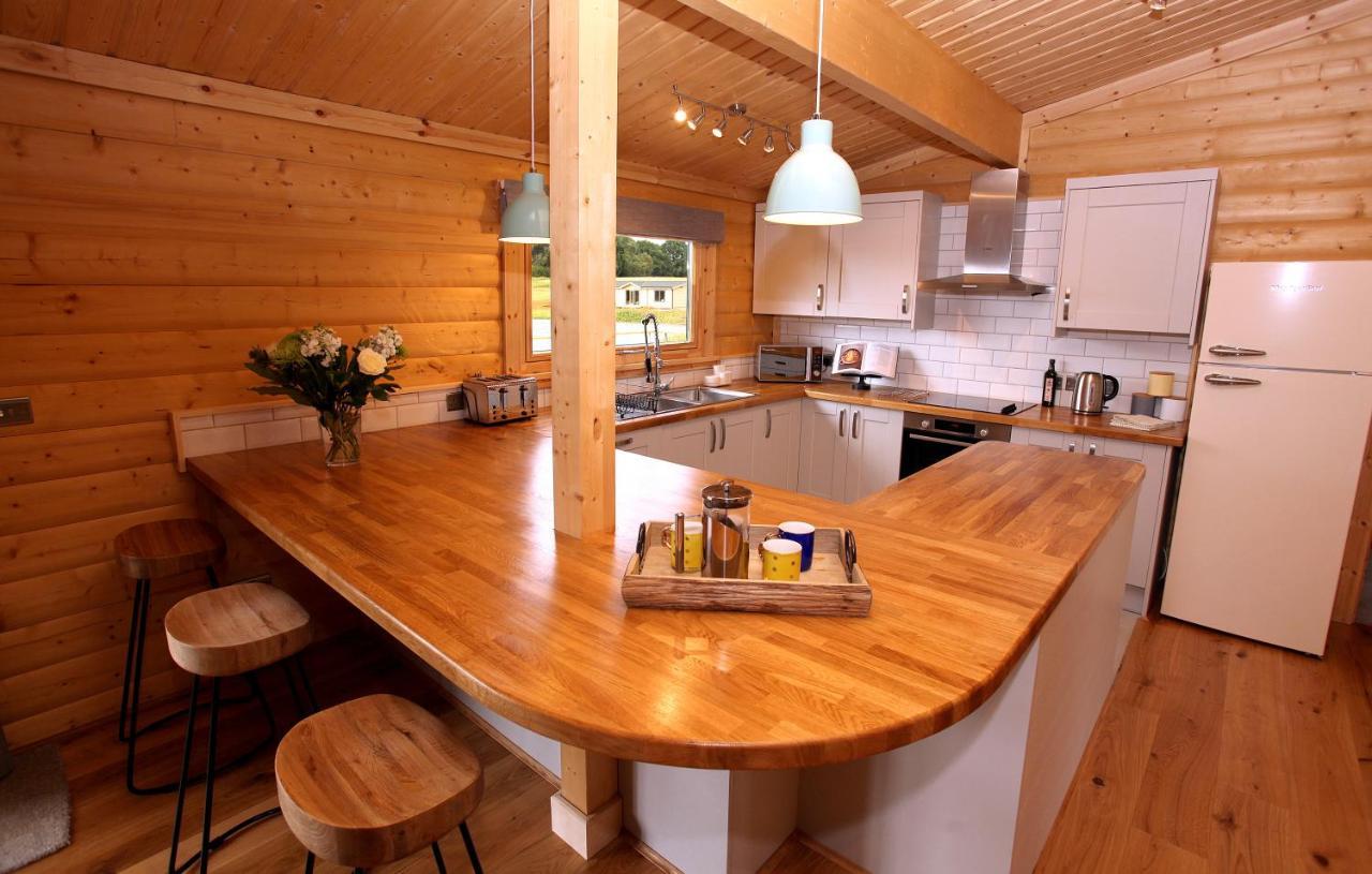Cambridgeshire Lakes - Luxury Lodges In A Stunning Lake Location Gamlingay Zewnętrze zdjęcie