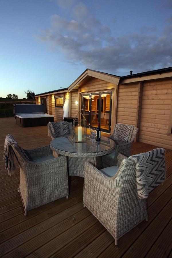 Cambridgeshire Lakes - Luxury Lodges In A Stunning Lake Location Gamlingay Zewnętrze zdjęcie