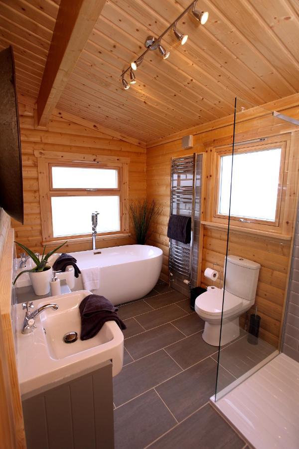 Cambridgeshire Lakes - Luxury Lodges In A Stunning Lake Location Gamlingay Zewnętrze zdjęcie